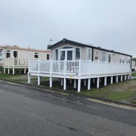 Daire 3 Bedroomed Caravan With Amazing Sea Views! *