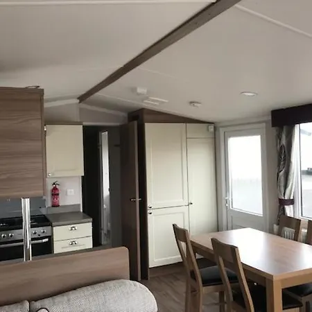 3 Bedroomed Caravan With Amazing Sea Views! Hunmanby
